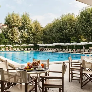 Grand Royal Hotel